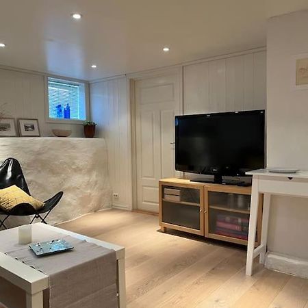 Hybel Med Bad Apartment เอเกอร์ชุนด์ ภายนอก รูปภาพ