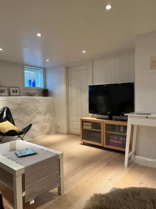 Hybel Med Bad Apartment เอเกอร์ชุนด์ ภายนอก รูปภาพ